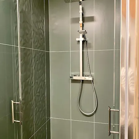 Cosy 40 M2 Climatisation - Parking Gratuit - Lit Queen Size Apartment